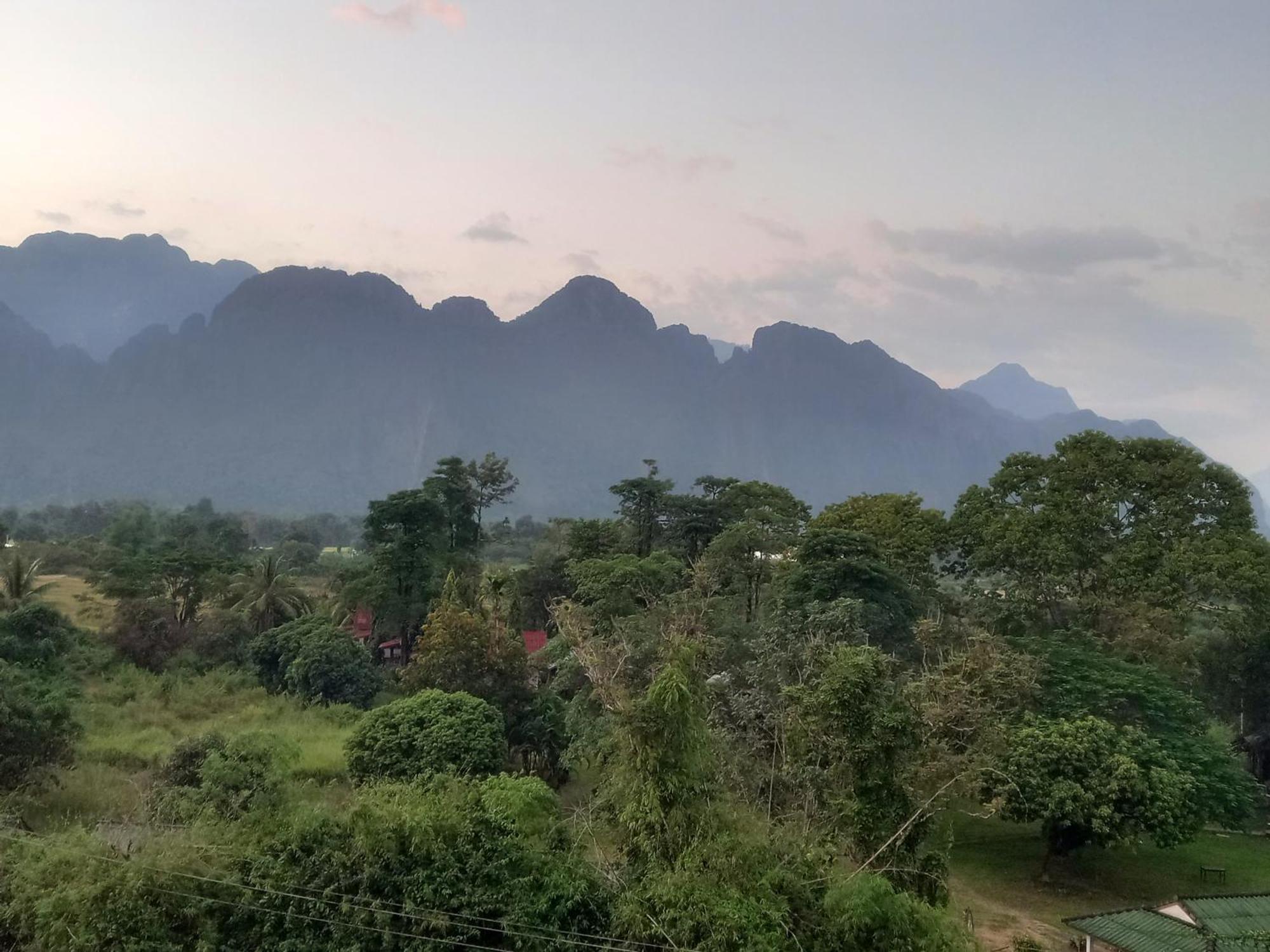 Vang Vieng Th Central Park Hotel Eksteriør bilde